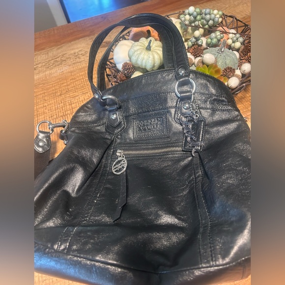 COACH POPPY LEGACY BAG 

EXCELLENT CONDITION- HAS ALL HANG TAGS! - Picture 1 of 6